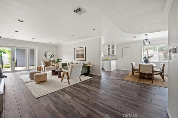 $899,900 | 7027 Gloria Avenue, Lake Balboa, CA 91406