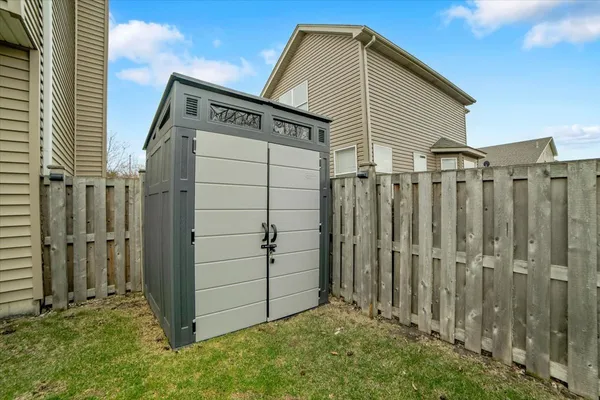 $395,000 | 5303 Riviera Boulevard, Plainfield, IL 60586