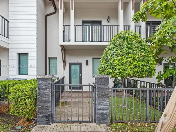 $4,100 | 8382 Northwest 51st Terrace, Unit 8382, Doral, FL 33166