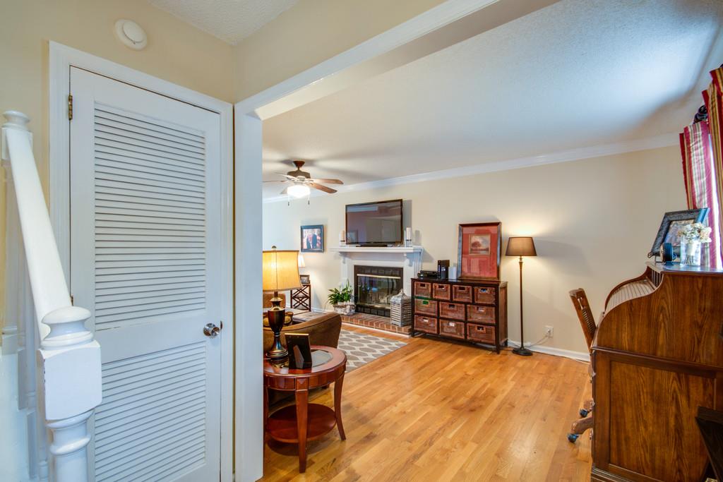 4921 Yorkshire Road Nashville, TN 37211 - Photo 5 of 22 Gallery Image 5