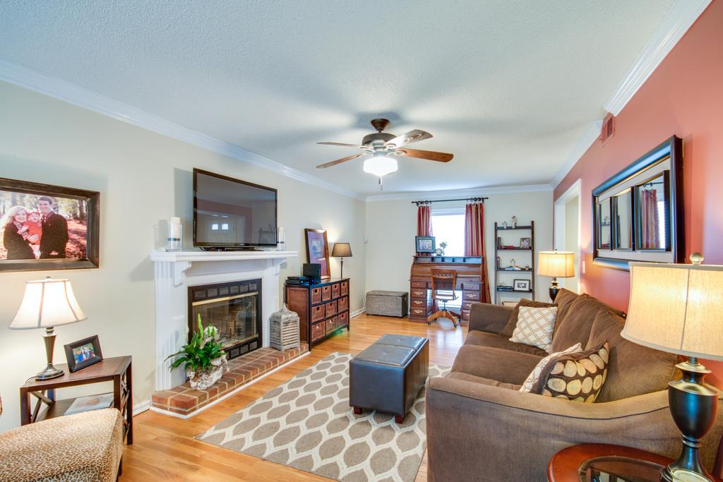 4921 Yorkshire Road Nashville, TN 37211 - Photo 6 of 22 Gallery Image 6
