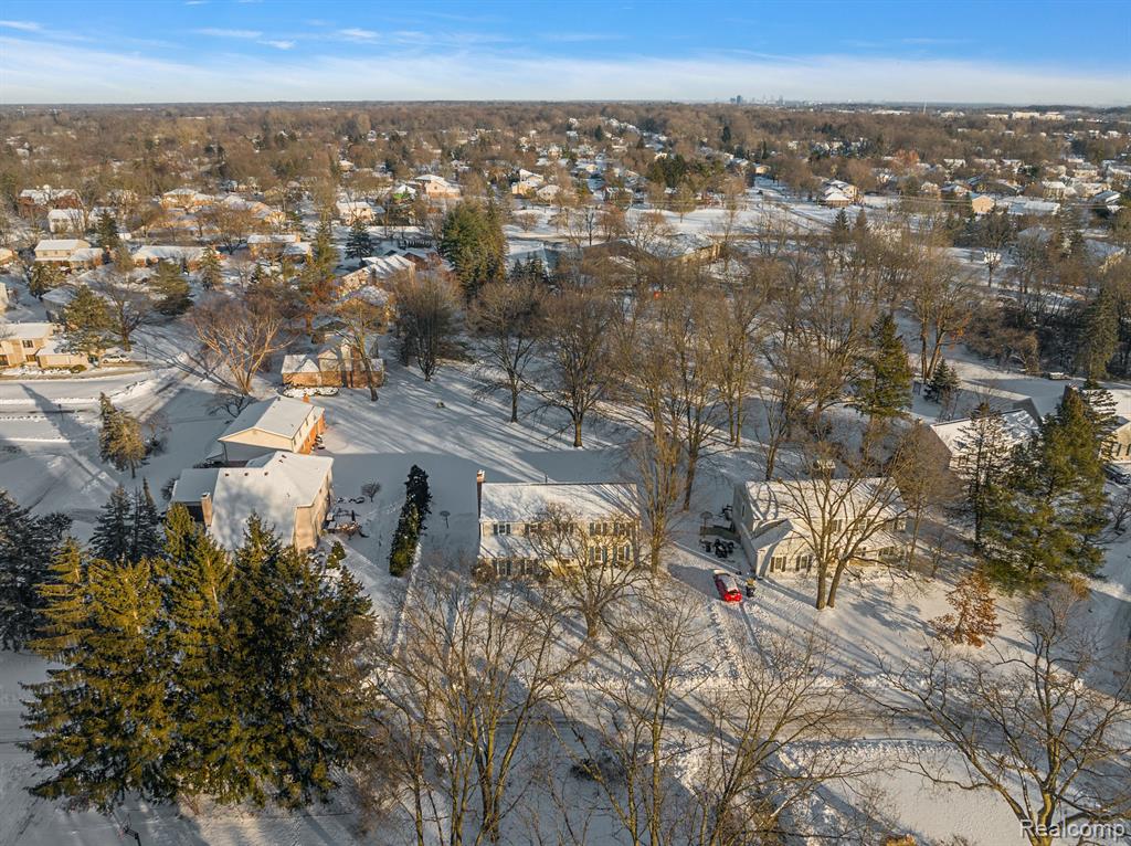 28696 Roxbury Street Farmington Hills, MI 48331 - Photo 46 of 55