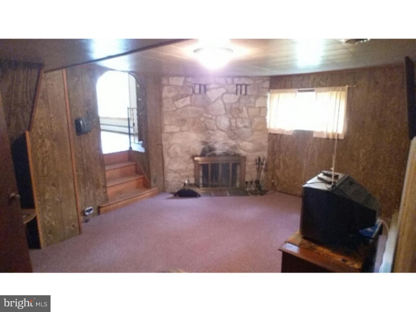 4066 Tuckahoe Road Williamstown, NJ 08094 - Photo 11 of 19 Family Room