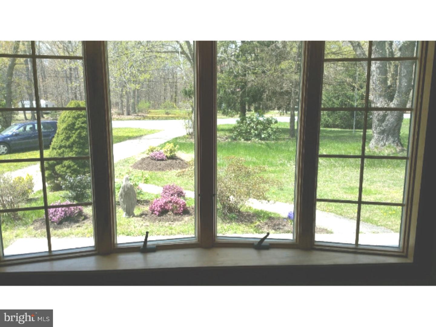 4066 Tuckahoe Road Williamstown, NJ 08094 - Photo 6 of 19 Living Room