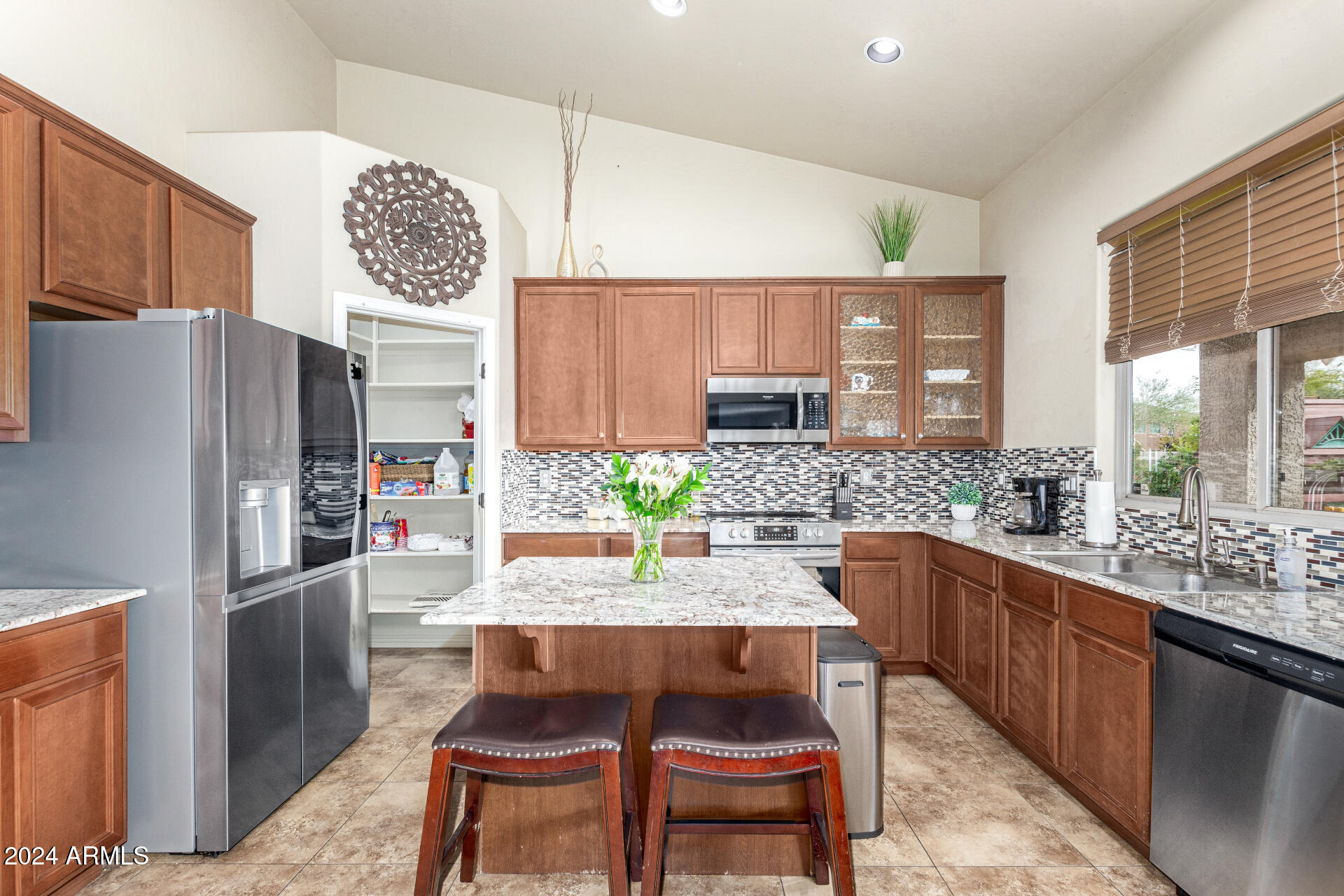 2507 West Maldonado Road Phoenix, AZ 85041 - Photo 13 of 41 12 - Maldonado