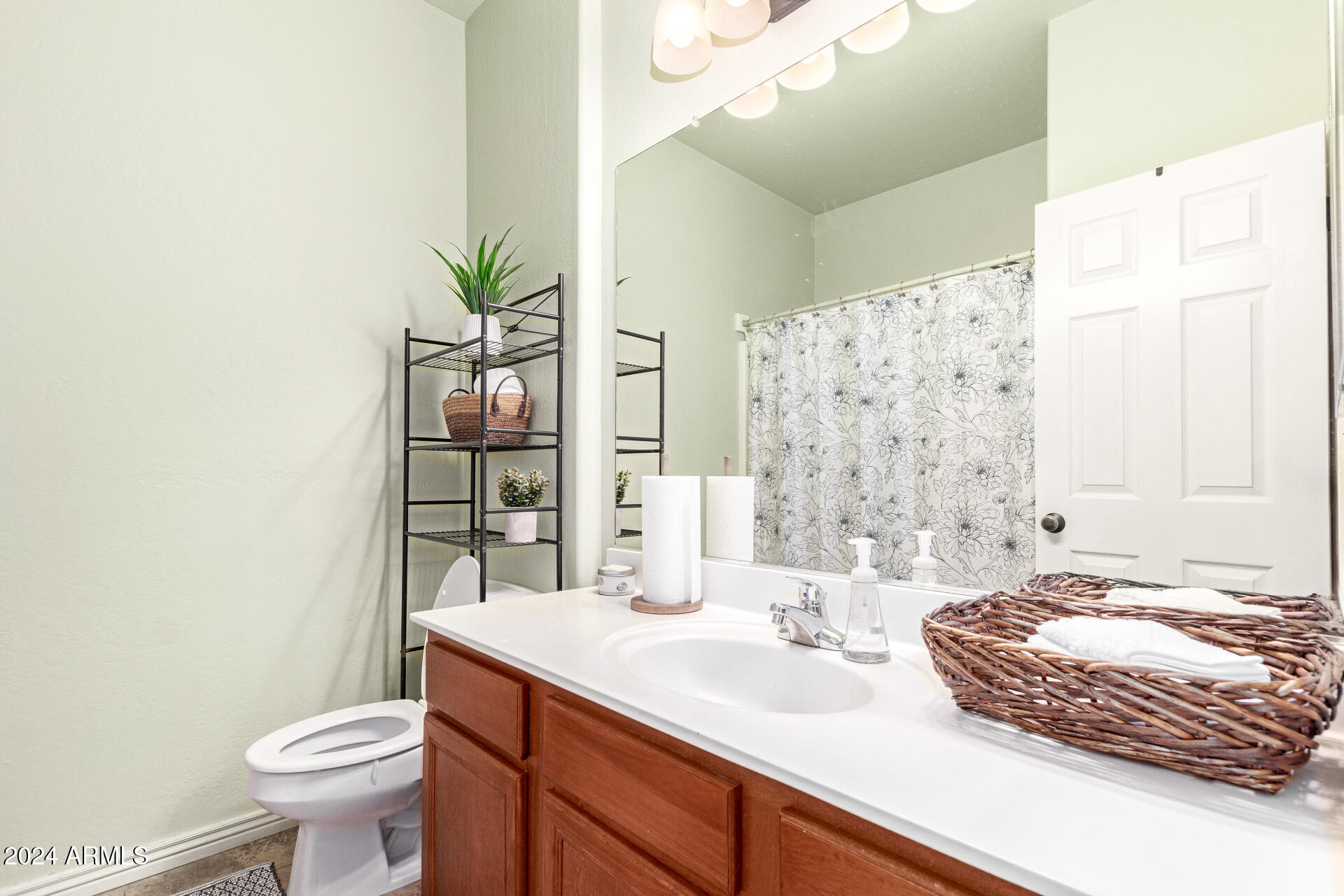 2507 West Maldonado Road Phoenix, AZ 85041 - Photo 18 of 41 32 - Maldonado