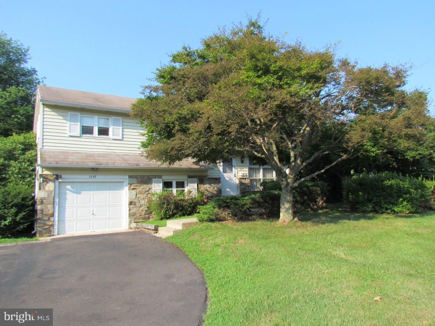 1237 Tulip Road Warminster, PA 18974 - Photo 1 of 23 Gallery Image 1