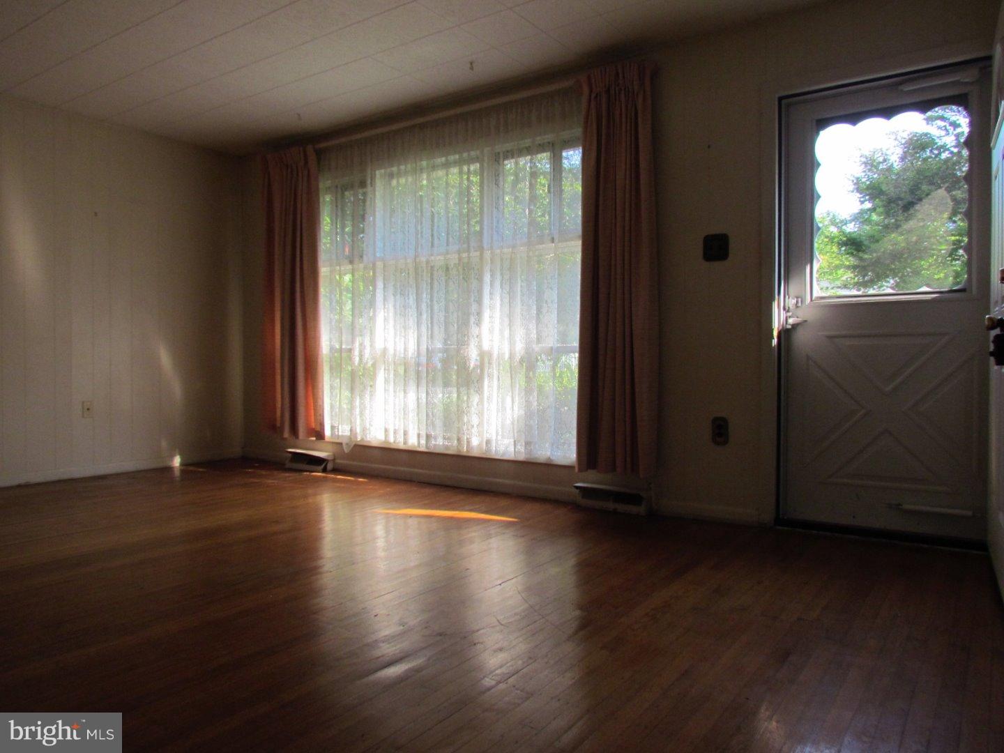 1237 Tulip Road Warminster, PA 18974 - Photo 14 of 23 Gallery Image 14