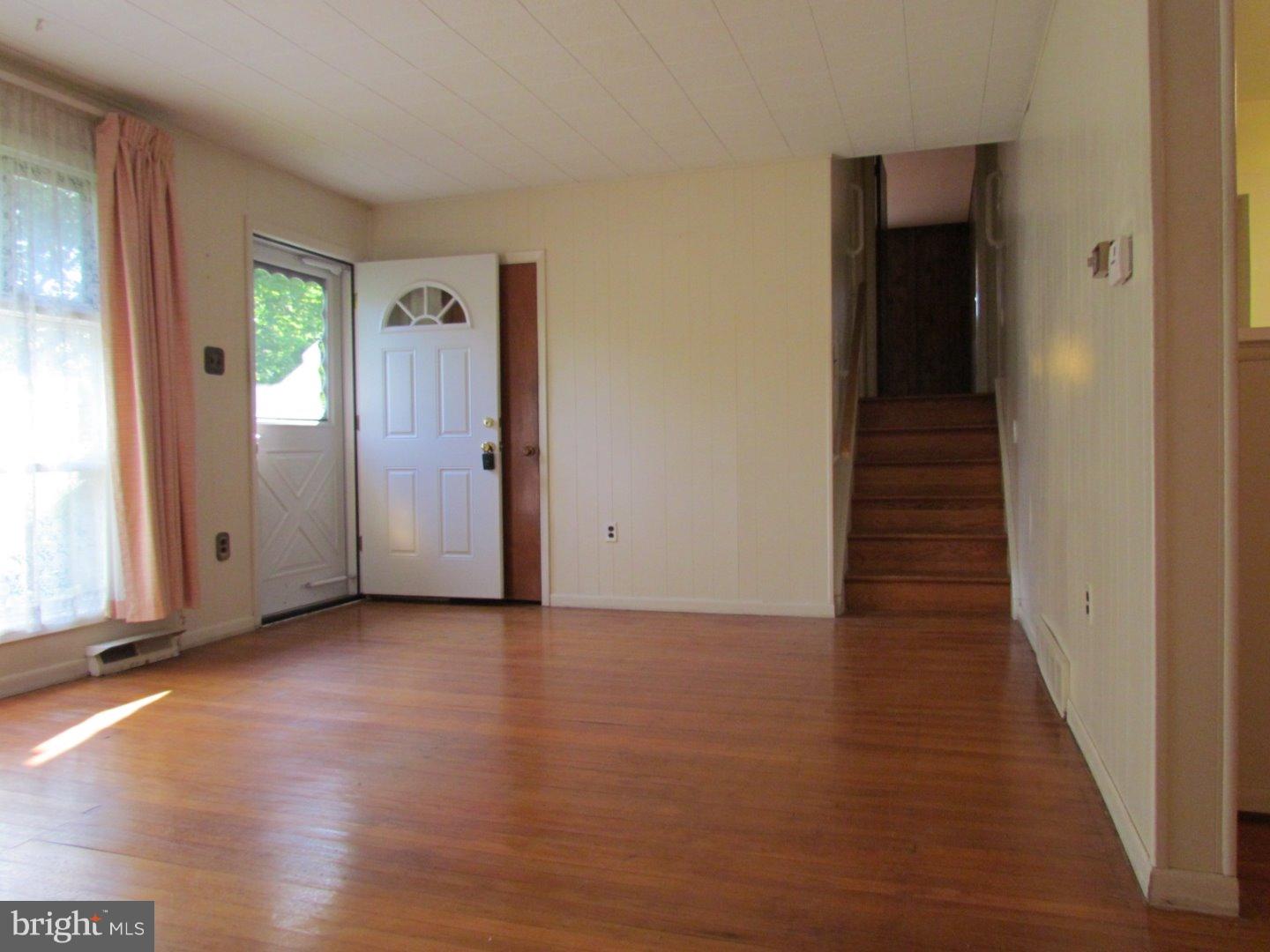 1237 Tulip Road Warminster, PA 18974 - Photo 5 of 23 Gallery Image 5