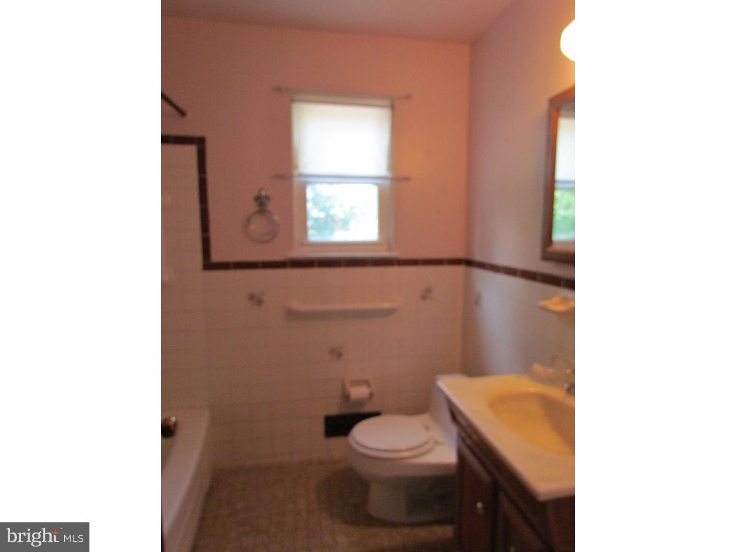 1237 Tulip Road Warminster, PA 18974 - Photo 8 of 23 Gallery Image 8