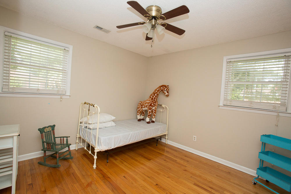 1334 Hampshire Road Charleston, SC 29412 - Photo 14 of 18 1314Hampshire0017