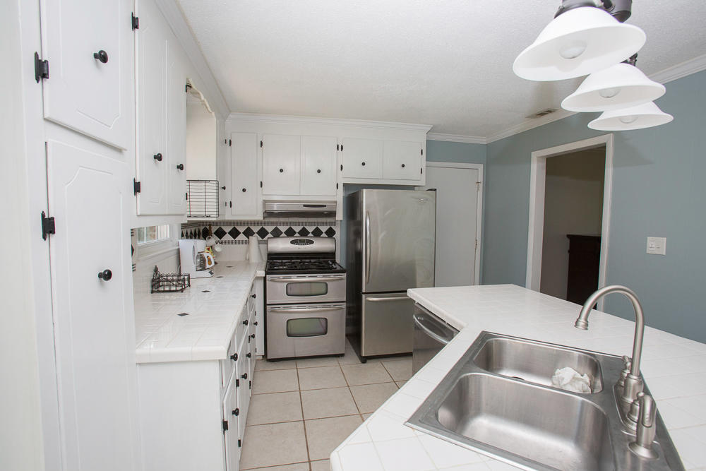1334 Hampshire Road Charleston, SC 29412 - Photo 7 of 18 1314Hampshire0008