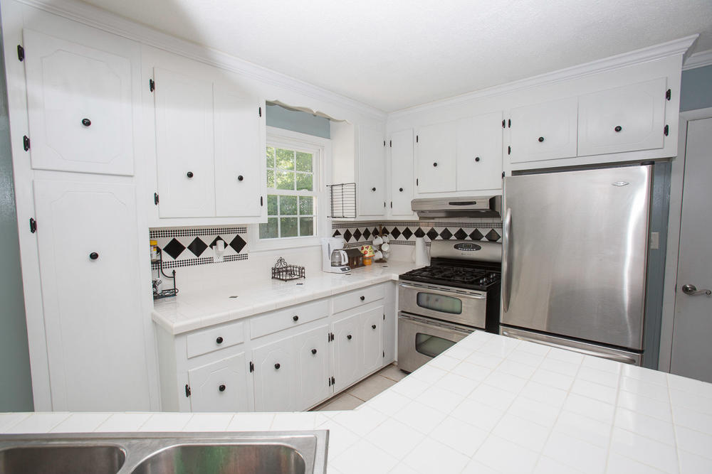 1334 Hampshire Road Charleston, SC 29412 - Photo 8 of 18 1314Hampshire0009