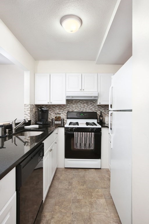 54 Northridge Road, Unit 54 Beverly, MA 01915 - Photo 3 of 19 Gallery Image 3