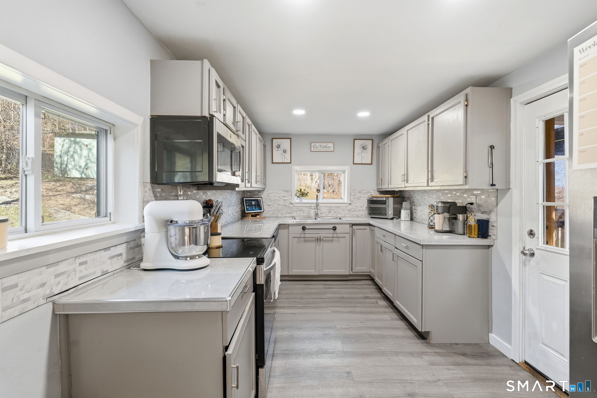226 Pumpkin Hill Road Groton, CT 06355 - Photo 13 of 29