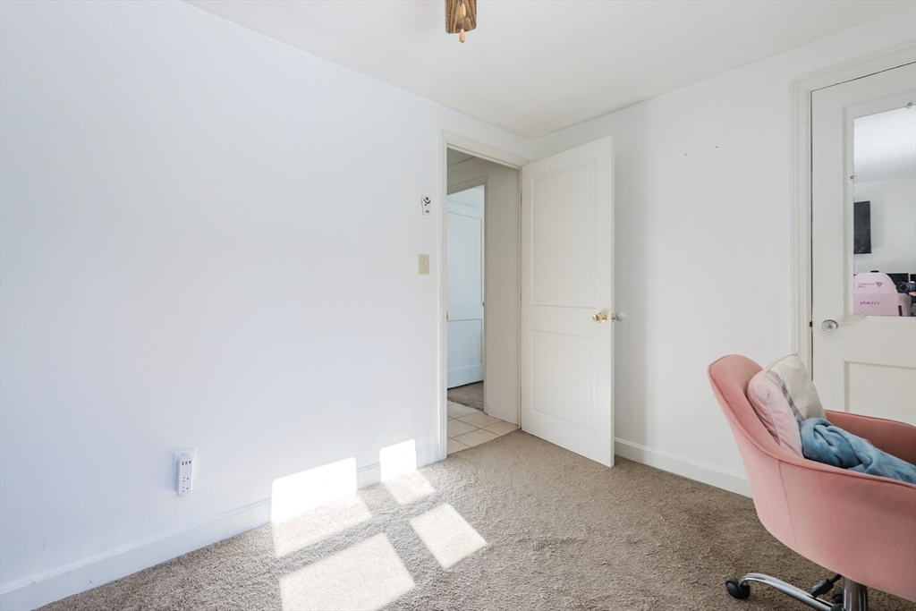 35 Waterman Road Auburn, MA 01501 - Photo 23 of 31