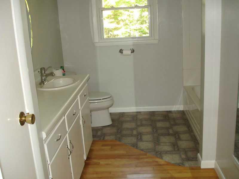 1295 Chase Road Bangor, ME 04401 - Photo 16 of 30 Bathroom.