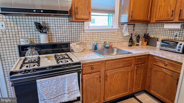 $299,900 | 2013 Fuller Street, Philadelphia, PA 19152