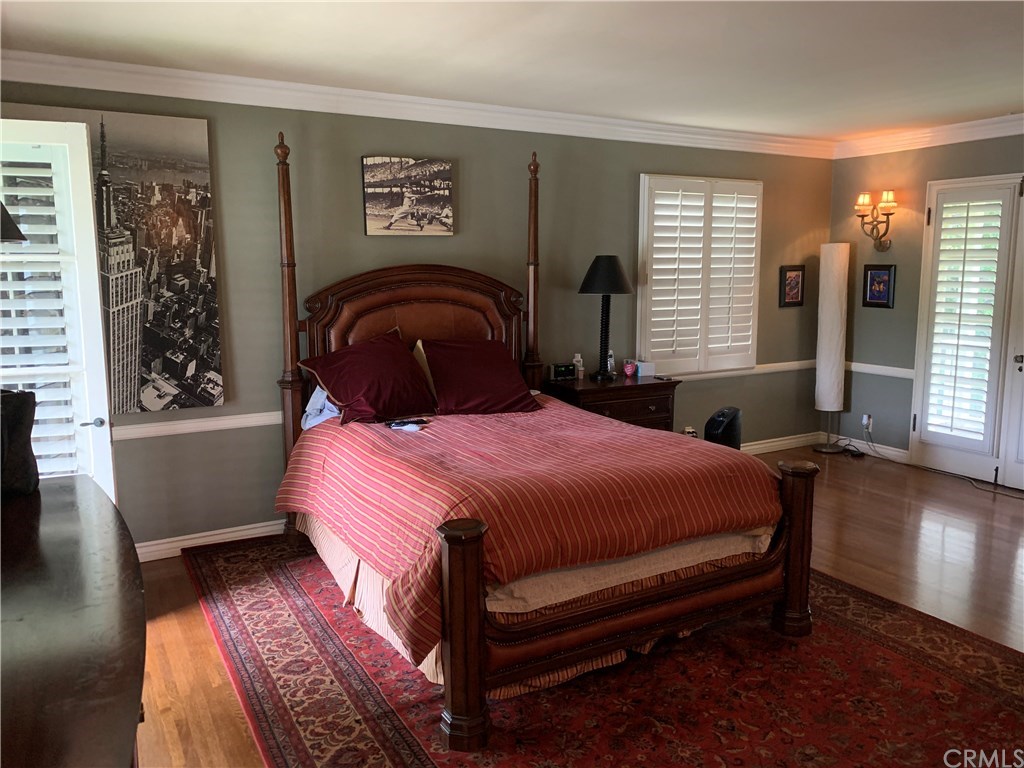 1184 Arden Road Pasadena, CA 91106 - Photo 13 of 18 Master suite 1