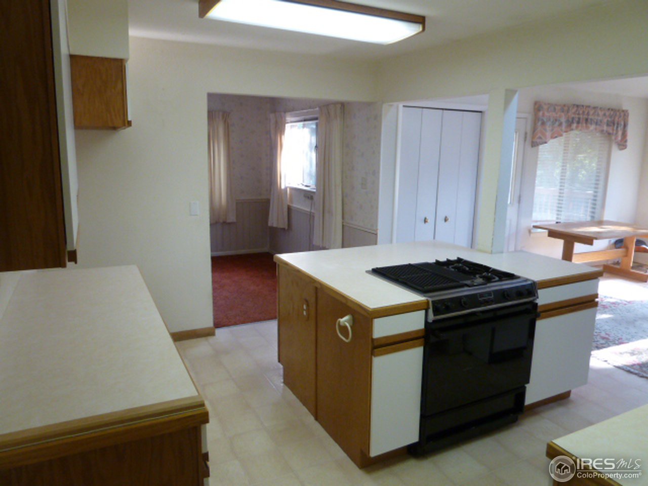 841 Gapter Road Boulder, CO 80303 - Photo 22 of 25 kitchen with dining rooms close by