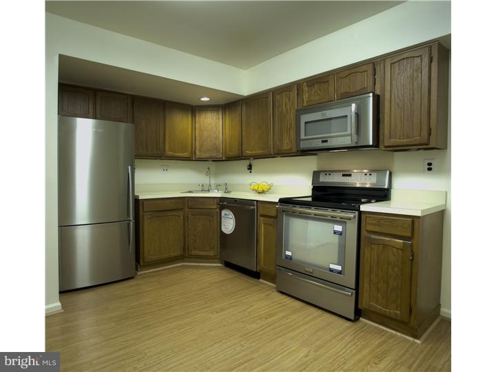 28 Haddonfield Commons Haddonfield, NJ 08033 - Photo 6 of 24 Kitchen