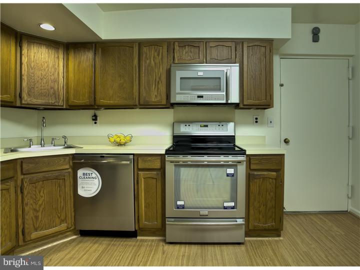 28 Haddonfield Commons Haddonfield, NJ 08033 - Photo 7 of 24 Kitchen