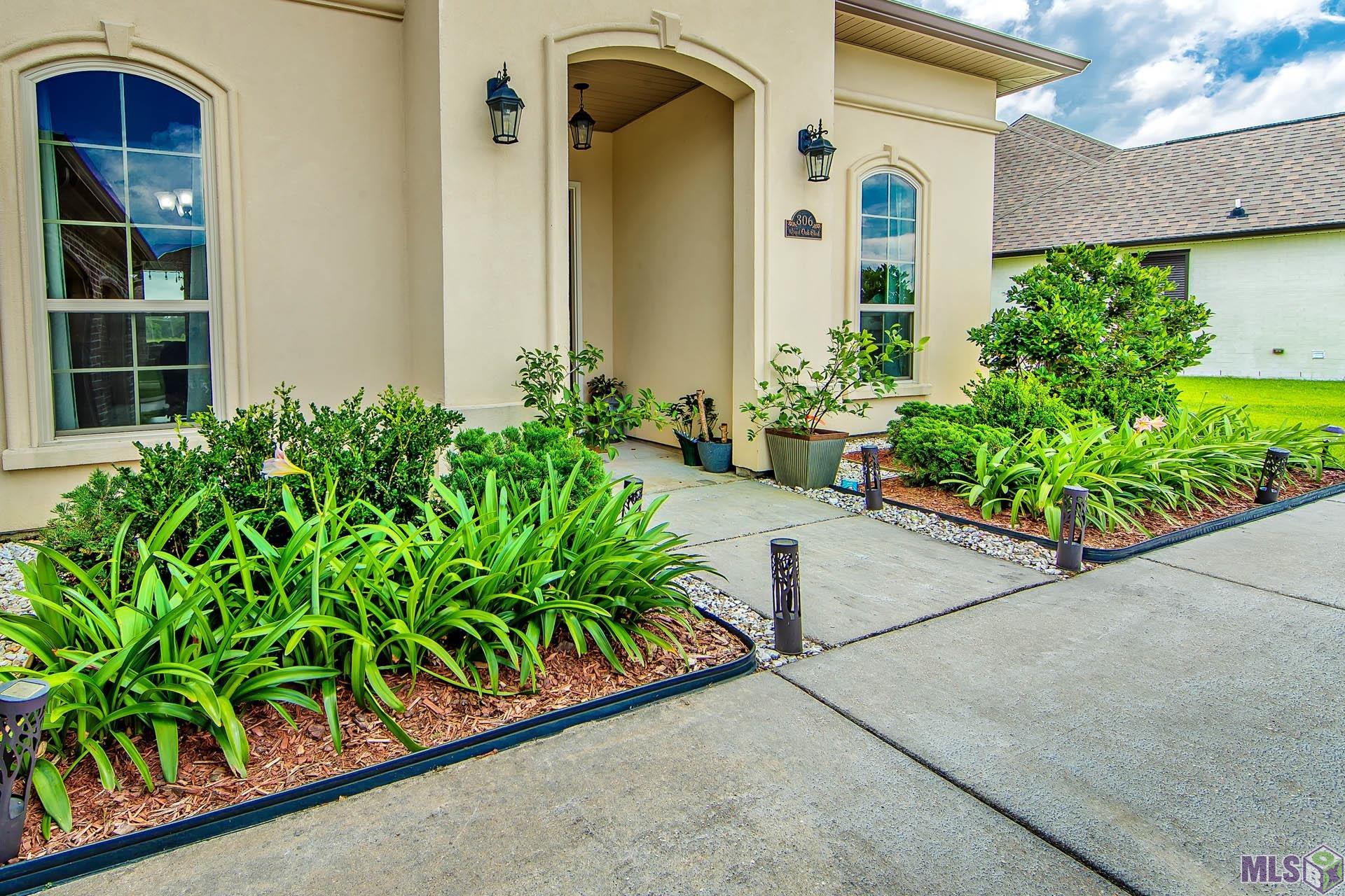 306 Royal Oak Blvd. Thibodaux, LA 70301 - Photo 2 of 27