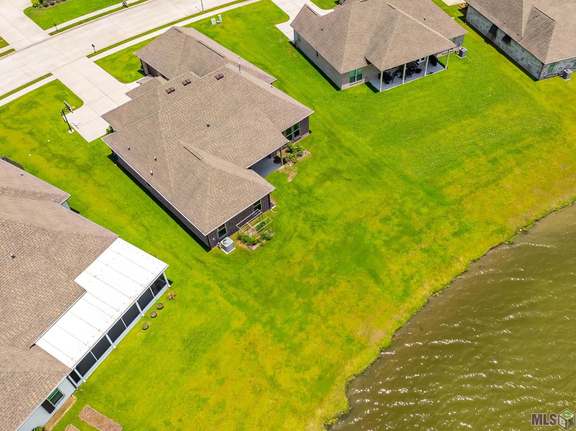 306 Royal Oak Blvd. Thibodaux, LA 70301 - Photo 4 of 27