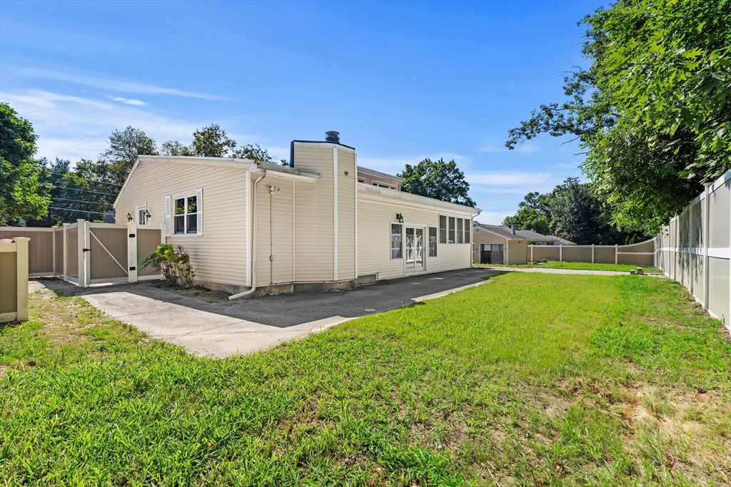 173 Florence Road Lowell, MA 01851 - Photo 40 of 42