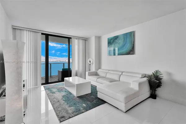 $5,700 | 460 Northeast 28th Street, Unit 3403, Miami, FL 33137