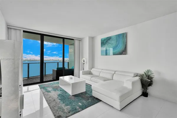 $5,700 | 460 Northeast 28th Street, Unit 3403, Miami, FL 33137