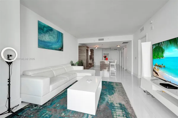 $5,700 | 460 Northeast 28th Street, Unit 3403, Miami, FL 33137