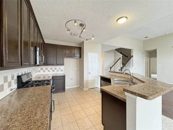 $2,595 | 9501 Winter Park Drive, Frisco, TX 75035