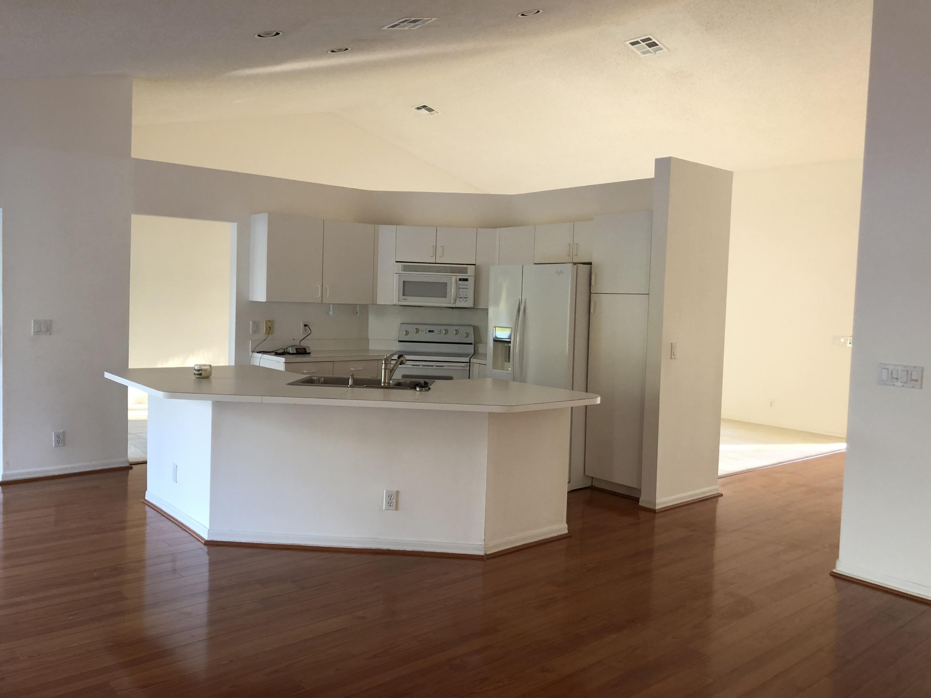 10337 Milburn Lane Boca Raton, FL 33498 - Photo 8 of 17 Kitchen