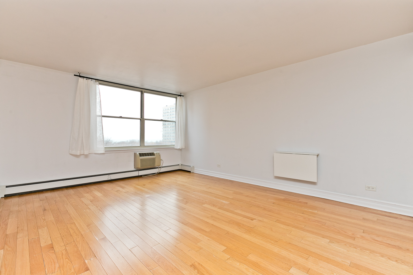 3033 North Sheridan Road, Unit 904 Chicago, IL 60657 - Photo 6 of 9