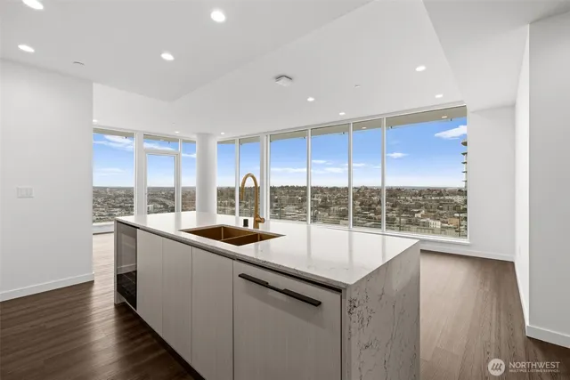 $8,995 | 2014 Fairview Avenue East, Unit 4004, Seattle, WA 98121