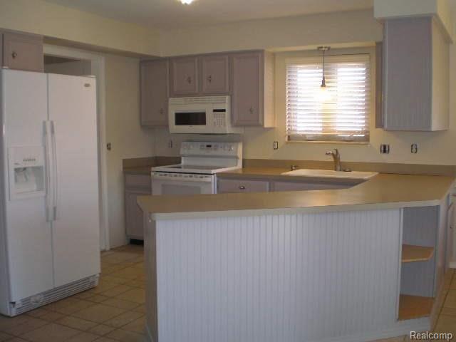 47658 Tilch Road Macomb, MI 48044 - Photo 6 of 22 Kitchen-1.JPG