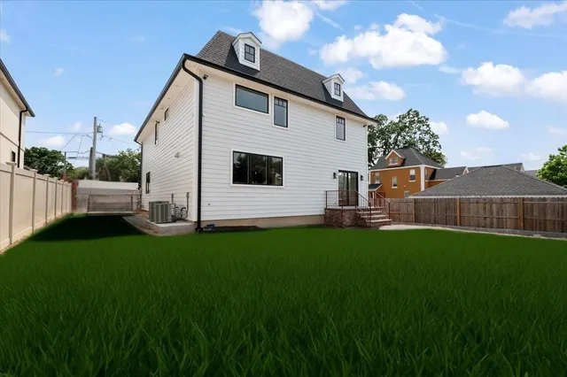 a black and white photo of a picture