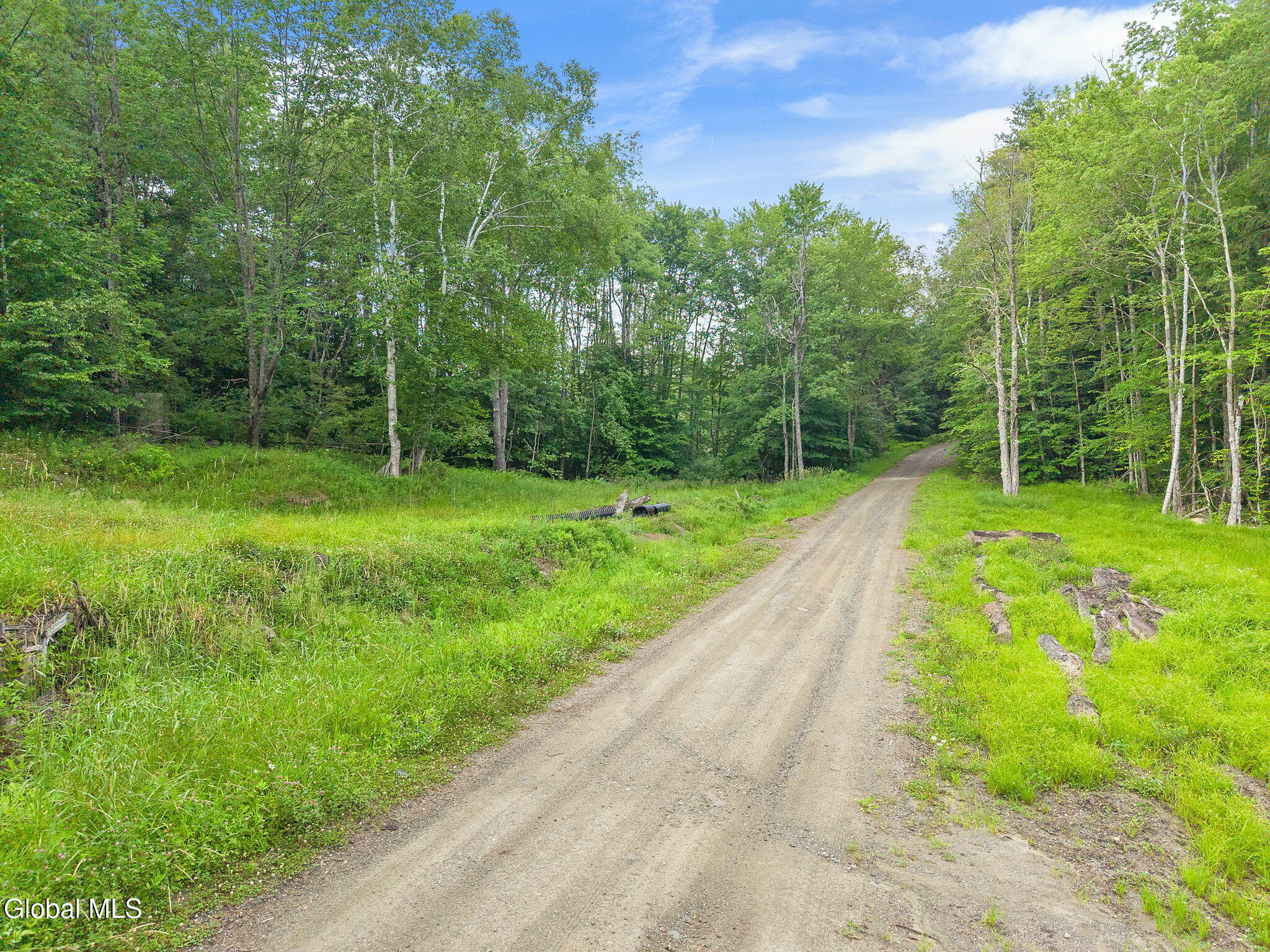 1-577BlackRiverRd_01