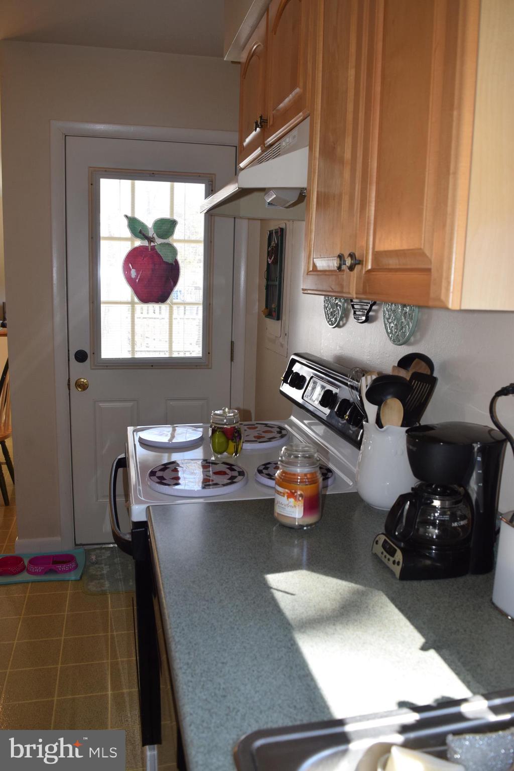 402 Tuckahoe Road Marmora, NJ 08223 - Photo 9 of 28 Door to Backyard from Kitchen