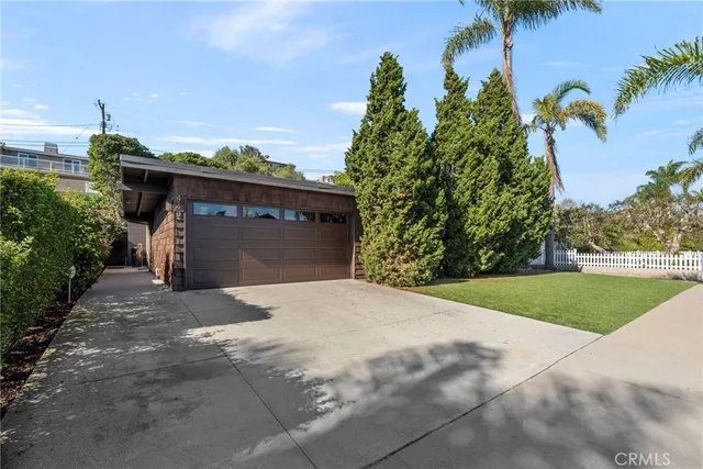 $2,600,000 | 449 South Prospect Avenue, Manhattan Beach, CA 90266