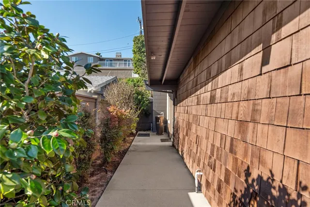 $2,600,000 | 449 South Prospect Avenue, Manhattan Beach, CA 90266