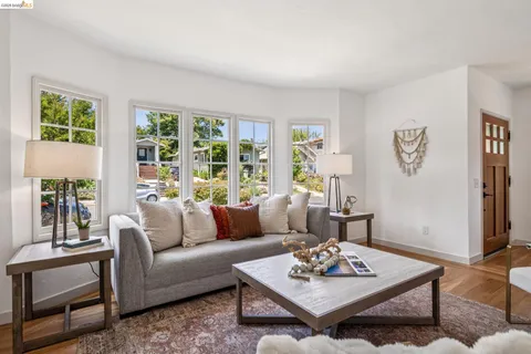 $998,000 | 3940 Ardley Avenue, Oakland, CA 94602