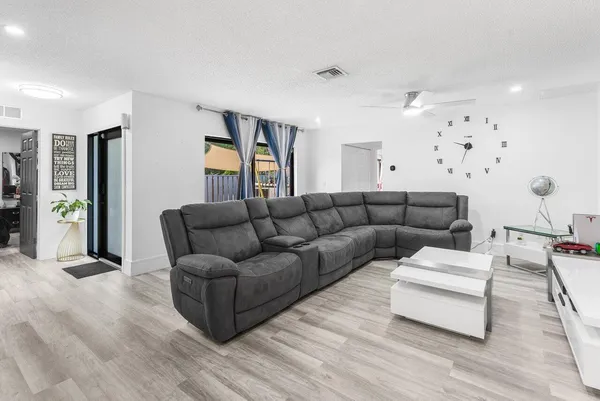 $2,700 | 8014 Ambach Way, Hypoluxo, FL 33462