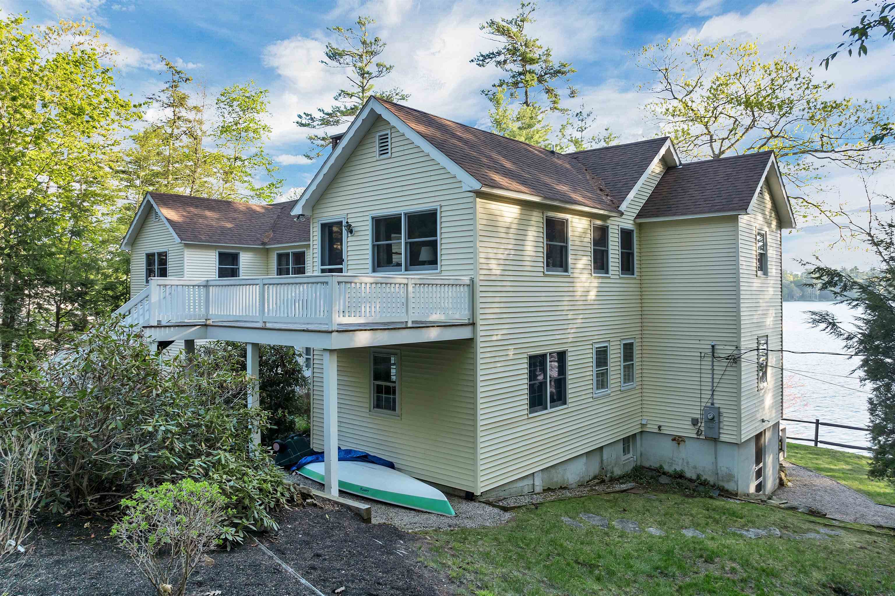 74 Keewaydin Road Wolfeboro, NH 03894 - Photo 13 of 58