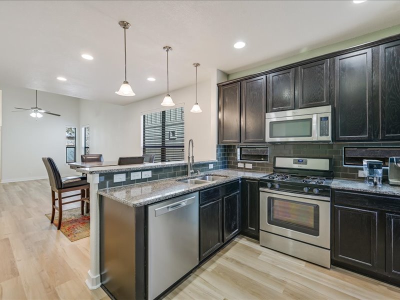 2101 Rivers Edge Way, Unit 29 Austin, TX 78741 - Photo 7 of 38 Open concept living