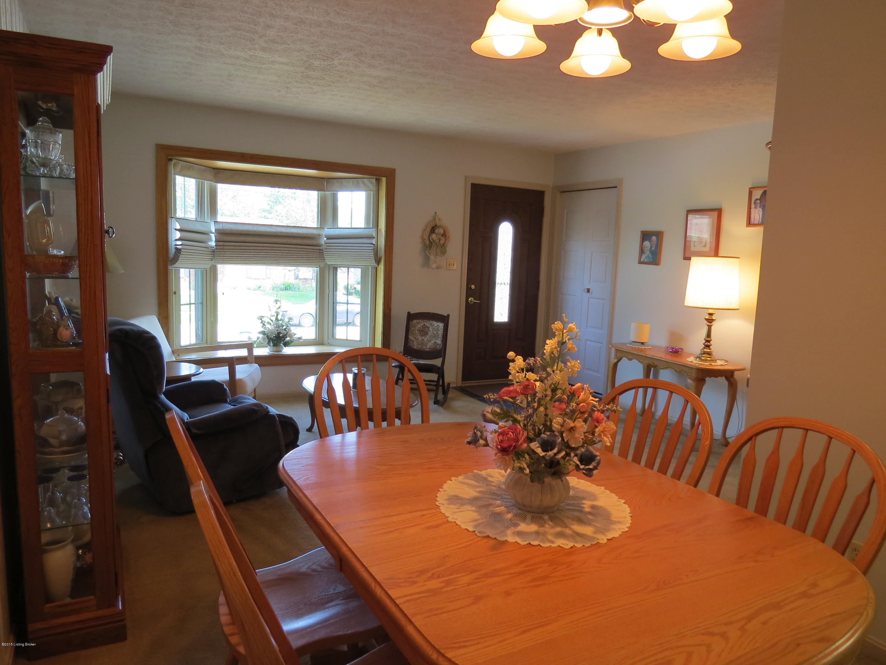 10410 St Rene Road Jeffersontown, KY 40299 - Photo 2 of 39 Living Room & Dining area