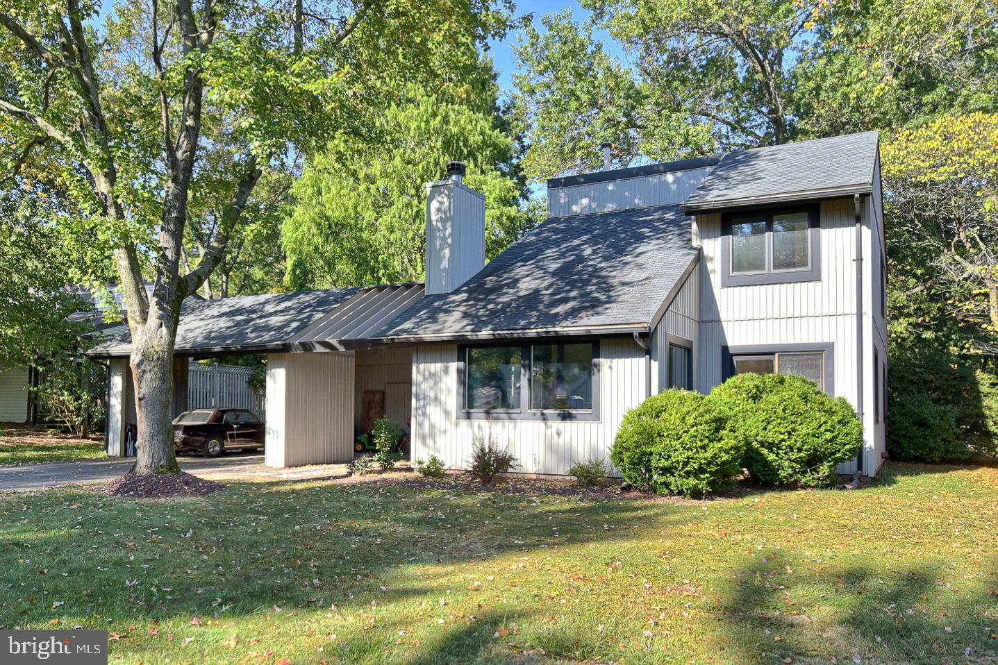 17424 Collier Way Poolesville, MD 20837 - Photo 1 of 61 Ultra cool contemporary style---with 4 bedrooms!