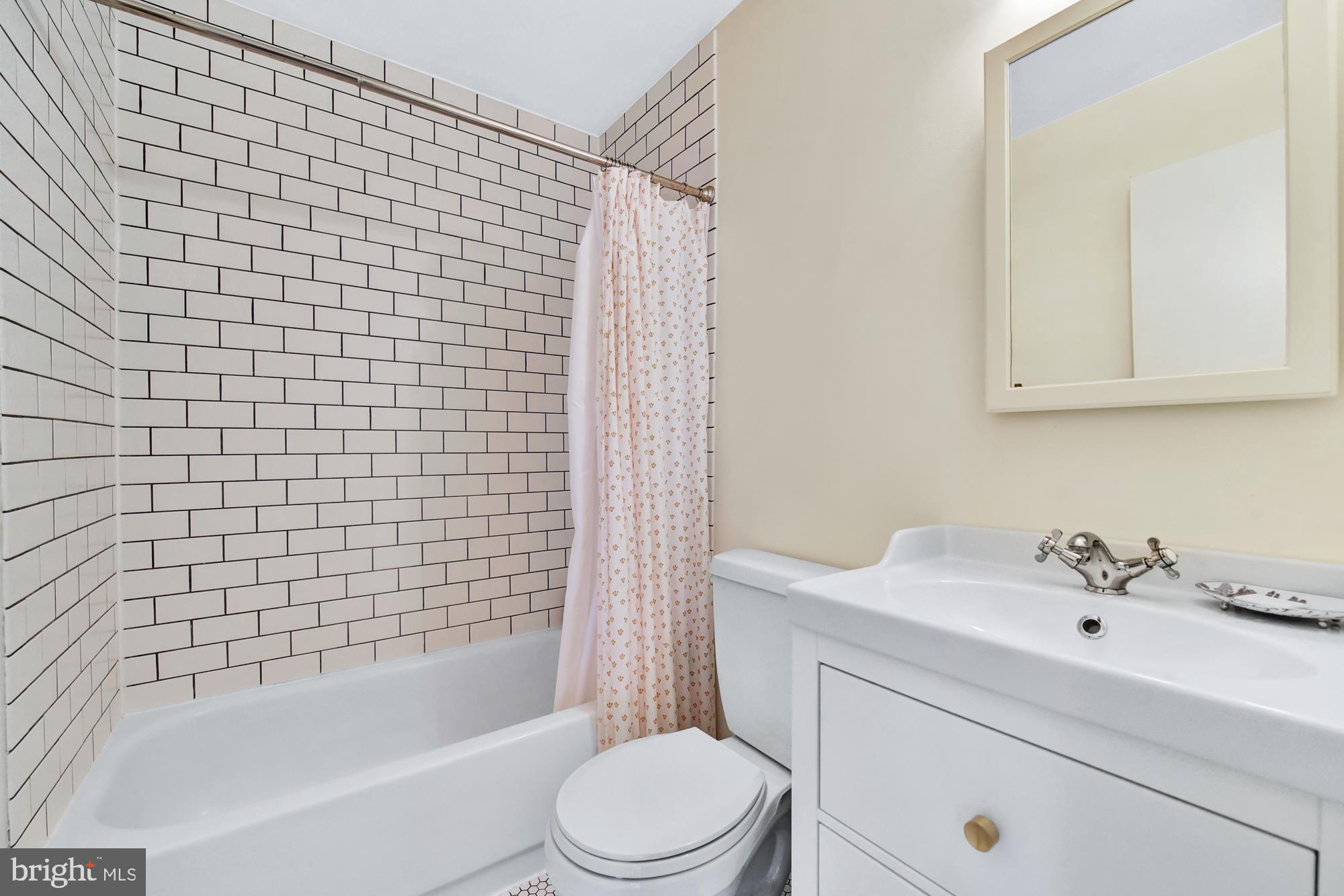 17424 Collier Way Poolesville, MD 20837 - Photo 49 of 61 Love that subway tile!