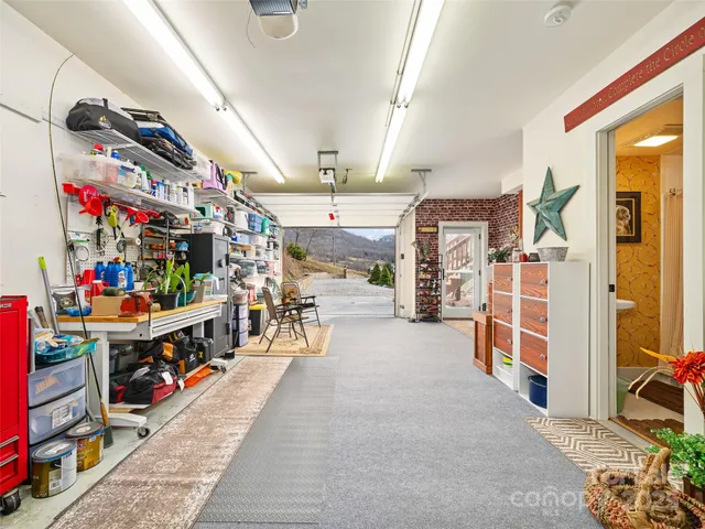 a view of an outdoor space